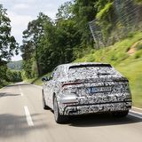 Selbst im Dynamik-Fahrmodus ist der Audi Q8 noch einigermaßen komfortabel