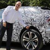 Audi Q8 Projektleiter Werner Kummer erklärt die verschiedenen Niveaus des Fahrwerks
