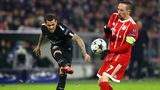 Dani Alves, Paris Saint-Germain    Der Brasilianer (l.) ist mit 38 Titeln der erfolgreichste Fußballer der Welt. Nur der WM-Titel fehlt ihm. Um den Weltpokal zu gewinnen, hätte er in Russland mit seinen 35 Jahren die letzte Möglichkeit gehabt, aber eine Verletzung verhindert das.