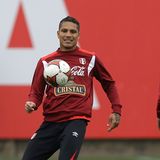 Paolo Guerrero, Flamengo Rio de Janeiro    Der frühere HSV-Spieler muss passen, weil er wegen Dopings  gesperrt ist. Bei ihm war eine Substanz festgestellt worden, die auch in Kokain enthalten ist. Seine ursprüngliche Strafe von einem halben Jahr durch die Fifa wurde vom Internationalen Sportgerichtshof CAS auf 14 Monate ausgeweitet. Damit war der WM-Zug für Guerrero abgefahren.
