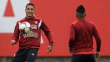 Paolo Guerrero, Flamengo Rio de Janeiro    Der frühere HSV-Spieler muss passen, weil er wegen Dopings  gesperrt ist. Bei ihm war eine Substanz festgestellt worden, die auch in Kokain enthalten ist. Seine ursprüngliche Strafe von einem halben Jahr durch die Fifa wurde vom Internationalen Sportgerichtshof CAS auf 14 Monate ausgeweitet. Damit war der WM-Zug für Guerrero abgefahren.