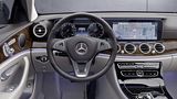 Mercedes E 300 L Chinaversion - das Cockpit