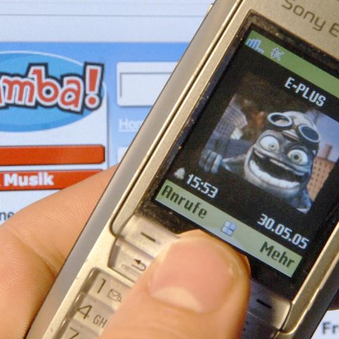 Da kommen Erinnerungen hoch: Als der Crazy Frog und Sony Ericsson noch heißer Scheiß waren
