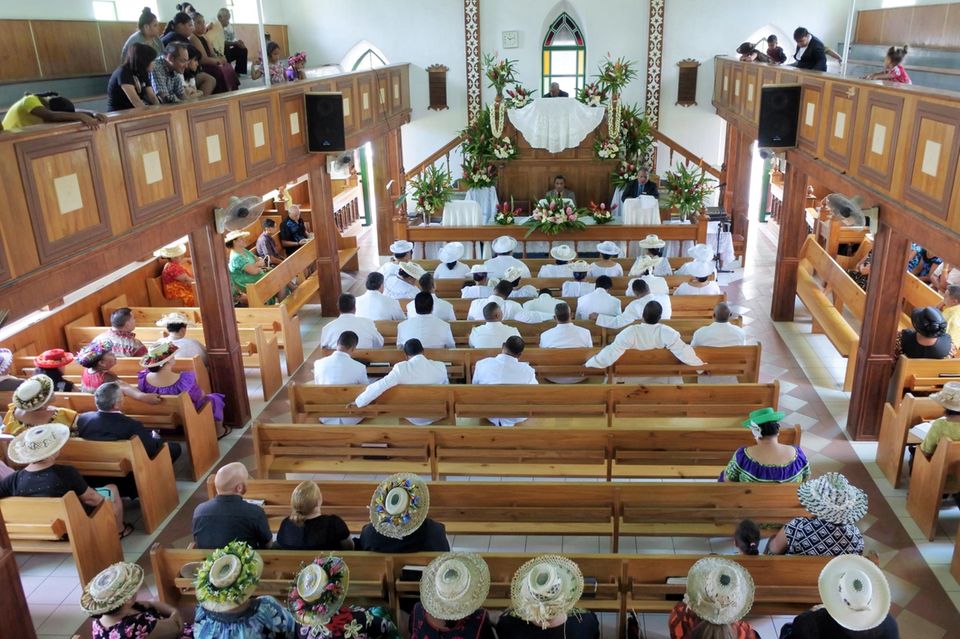 Prototyp fürs Paradies: Kirchgang am Sonntag in Rarotonga: Fast alle Bewohner der Cook Islands sind Christen Kirchgang am Sonntag in Rarotonga: Fast alle Bewohner der Cook Islands sind Christen