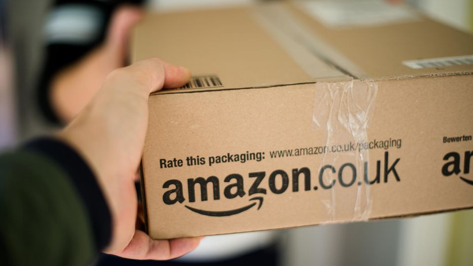 Eine Studentin lässt sich, ohne zu zahlen,  mehrere Monate von Amazon Pantry, dem Lebensmittelhandel von Amazon, beliefern 