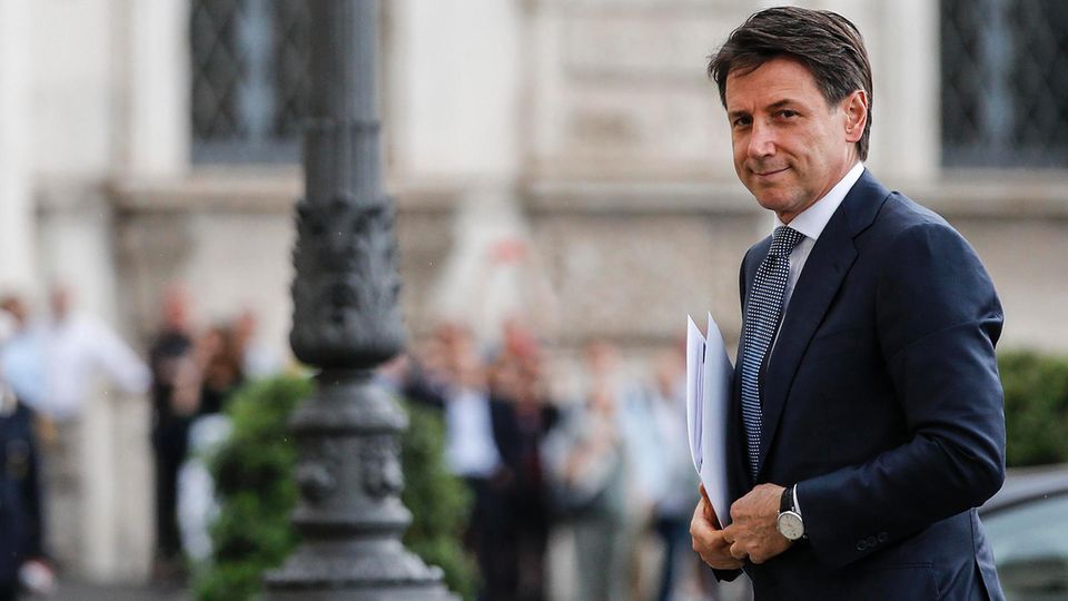 Grünes Licht für Populisten-Koalition in Italien - Conte bekommt Regierungsauftrag