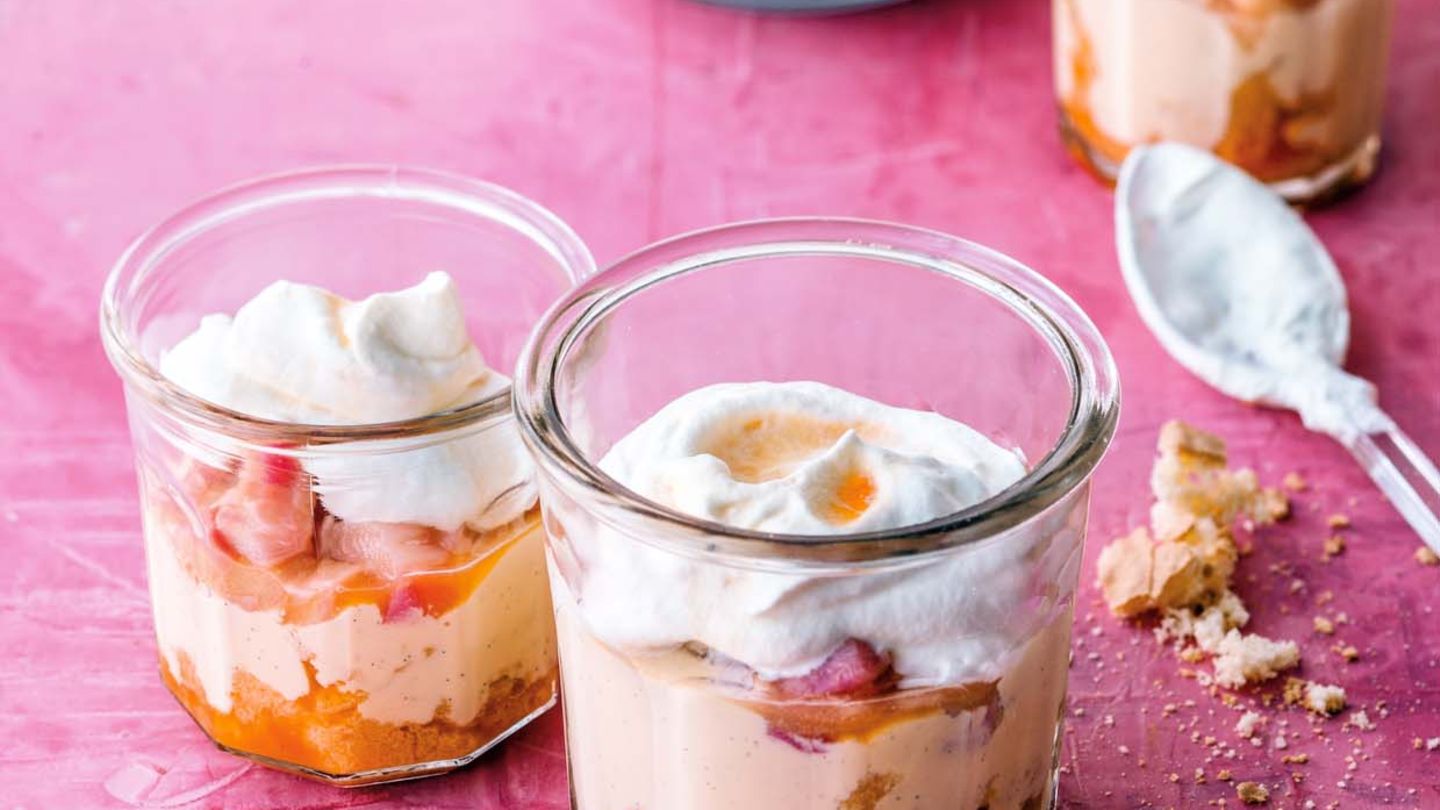 Die Herausforderung der Schichtspeise ist nicht der Rhabarber, es ist die frische Puddingcreme