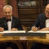 Skoda-CEO Bernhard Maier bei der Unterzeichnung der Vereinbarung