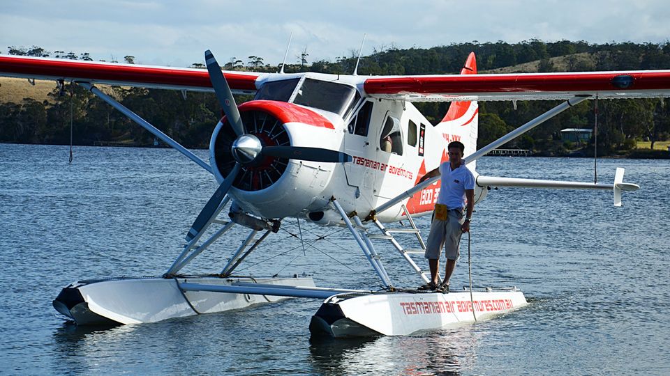 Follow Me: Im fliegenden Oldtimer über Tasmanien