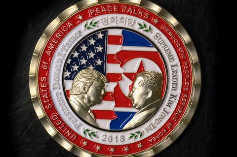Gedenkmünze zu den Friedensgesprächen von Donald Trump und Kim Jong Un
