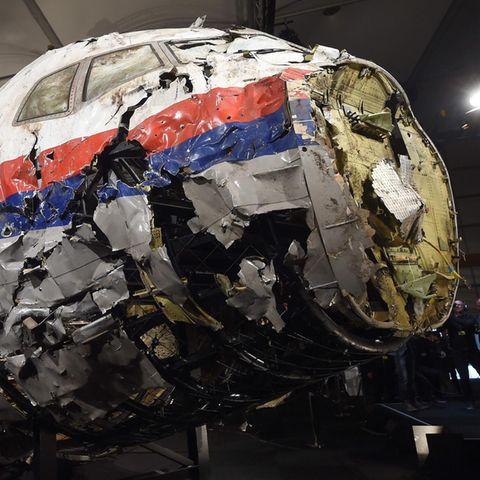MH17: ein Wrackteil des über der Ukraine abgeschossenen Flugzeugs