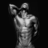 Und noch so ein Räkelmonster. Fehlt eigentlich nur das Wasser von oben, um daraus eine perfekte Duschszene zu machen. 