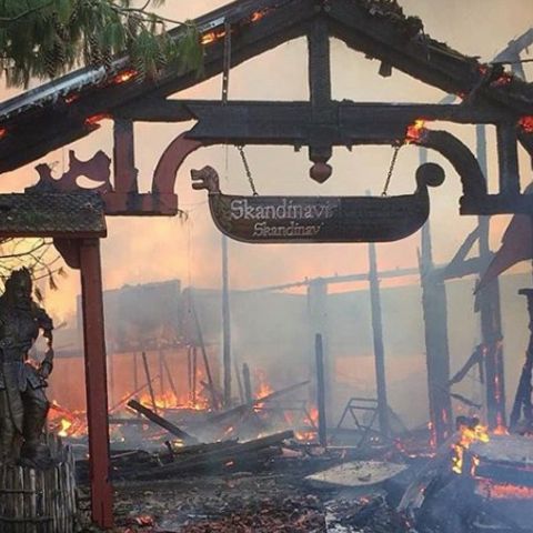 Mitten auf dem Gelände des Europa-Parks bricht in einer Lagerfeuer ein Feuer aus.