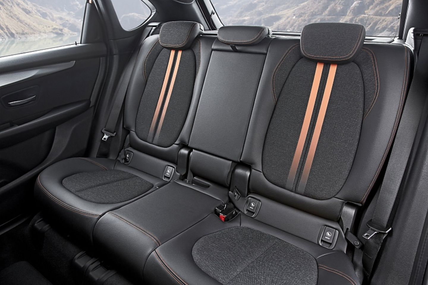 BMW 220d Active Tourer - gutes Platzangebot im Fond