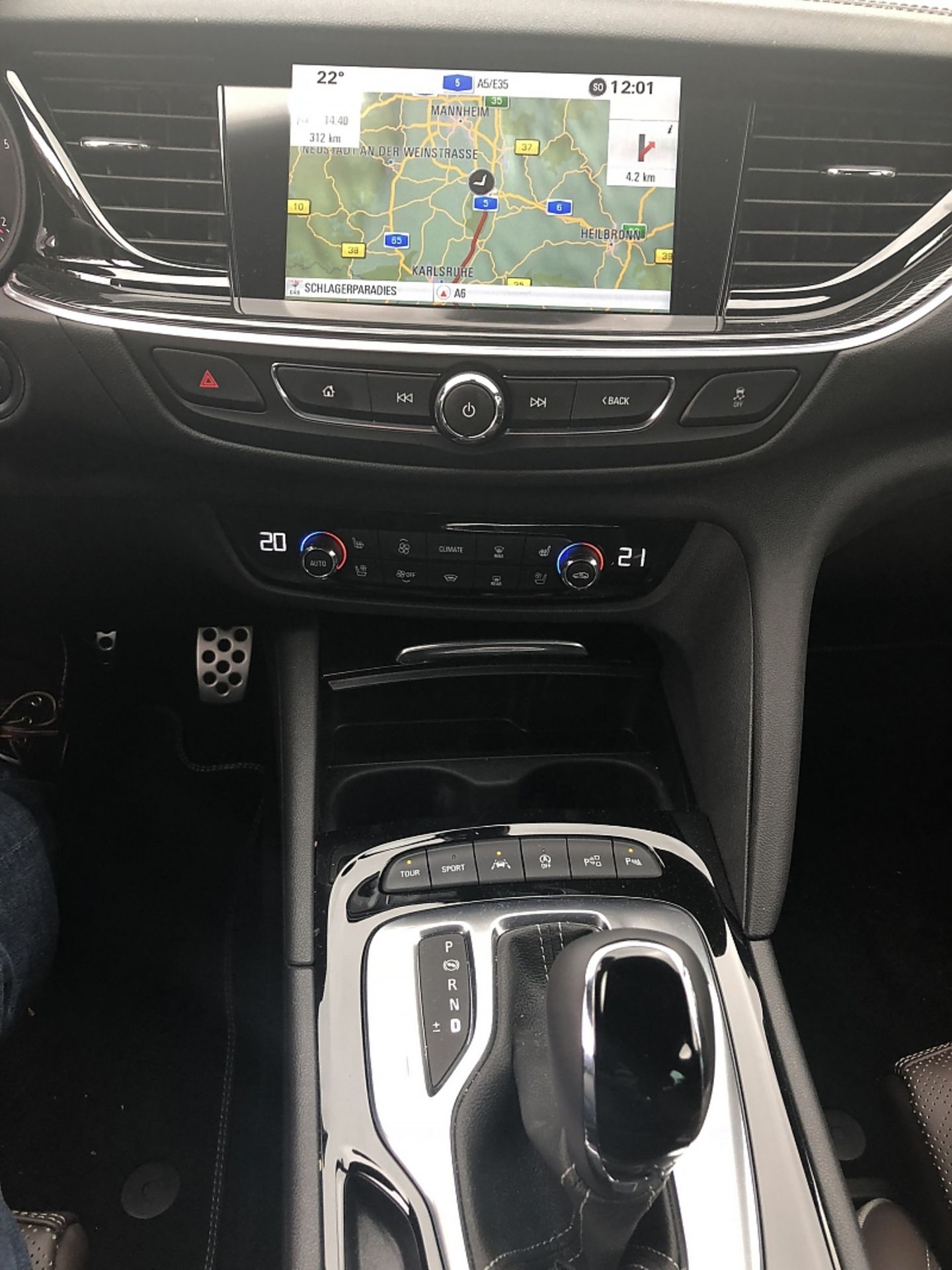Die Graphik des Navigationssystems ist altbacken