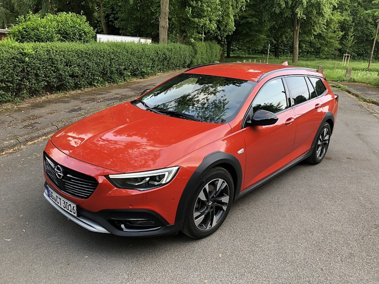 Mit einem Gewicht von rund 1.8 Tonnen ist Opel Insignia Country Tourer kein Leichtgewicht