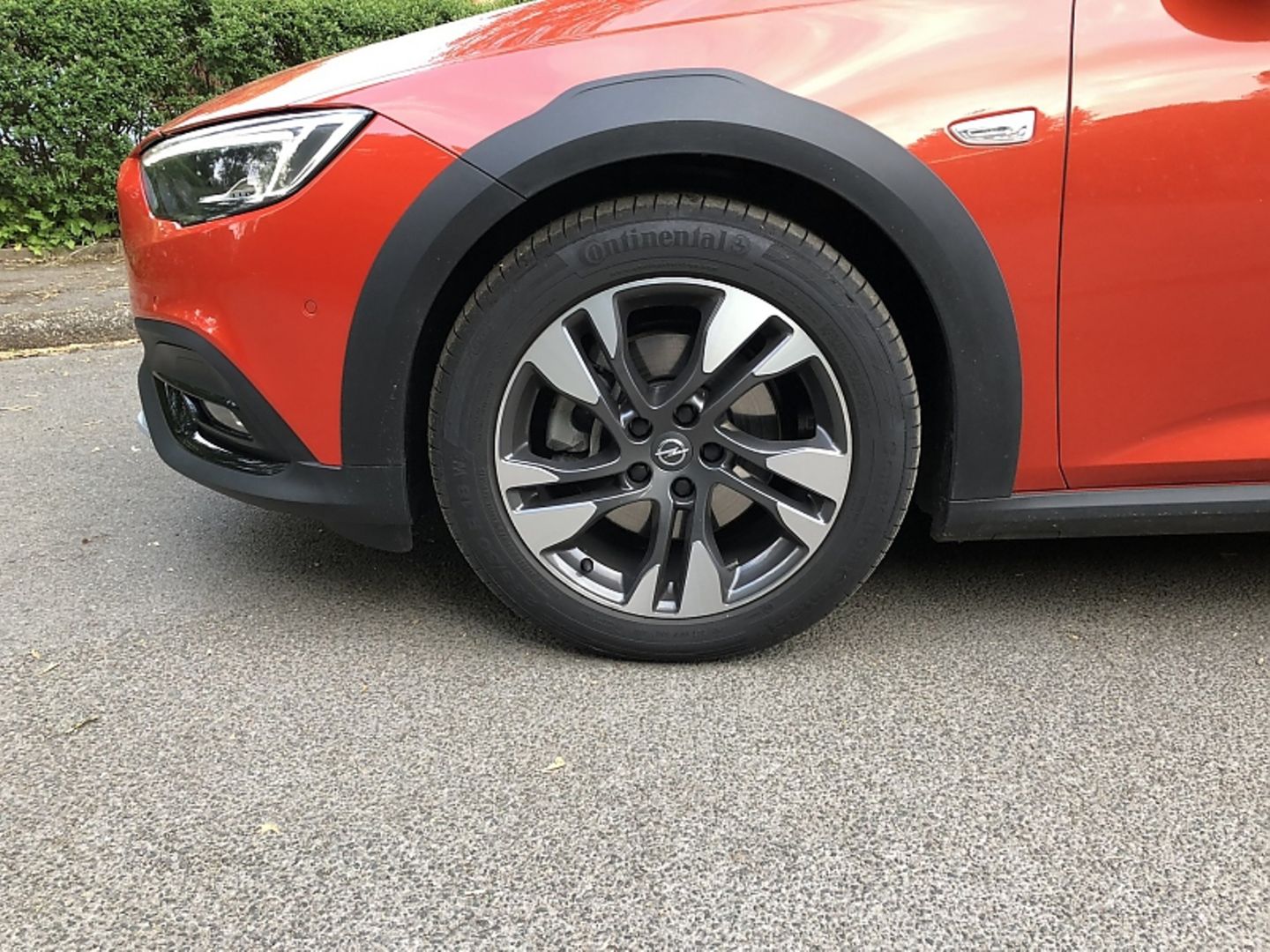 Das adaptive FlexRide-Fahrwerk erledigt seine Aufgabe gut
