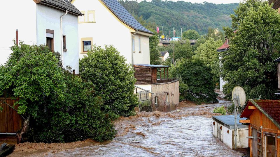 In der Region Fischbach in Rheinland-Pfalz wurde Katastrophenalarm ausgelöst In der Region Fischbach in Rheinland-Pfalz wurde Katastrophenalarm ausgelöst