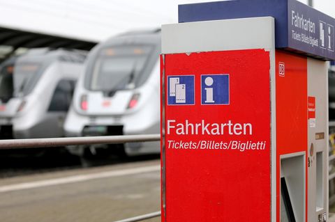 Mit Fahrkarten zum Super-Sparpreis ab 19,90 Euro will die Bahn im Fernverkehr mehr Kunden gewinnen.