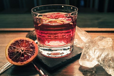 Der Negroni hat schon 100 Jahre auf dem Buckel, wird dank moderner Variationen aber immer noch weltweit zubereitet.