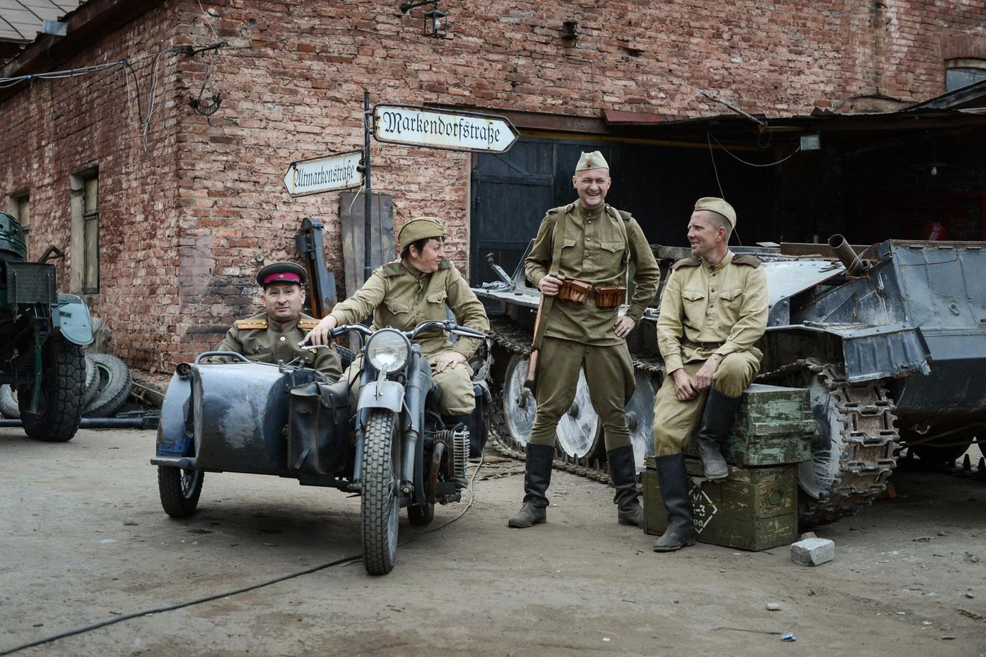 Russland: Die Rekonstrukteure des Klubs "Pechotinez" (Infanteriesoldat) wollen den Krieg greifbar machen