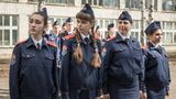 Auch Mädchen besuchen die Kadetten-Schulen, die in Russland mit viel gefördert werden. 