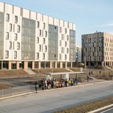 Innerhalb von nur drei Jahren entstanden hier die erste IT-Universität des Landes, eine Schule, ein IT-Gymnasium, ein Kindergarten, das Fitness-Zentrum und eine Poliklinik. 