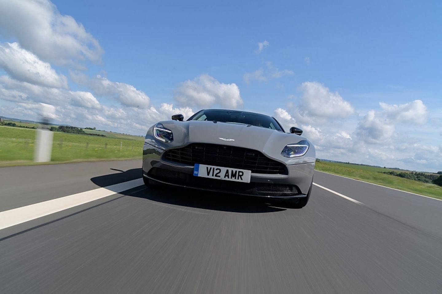 Aston Martin DB11 AMR