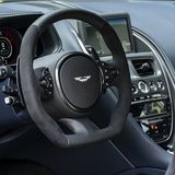 Das Cockpit des Aston Martin DB11 AMR