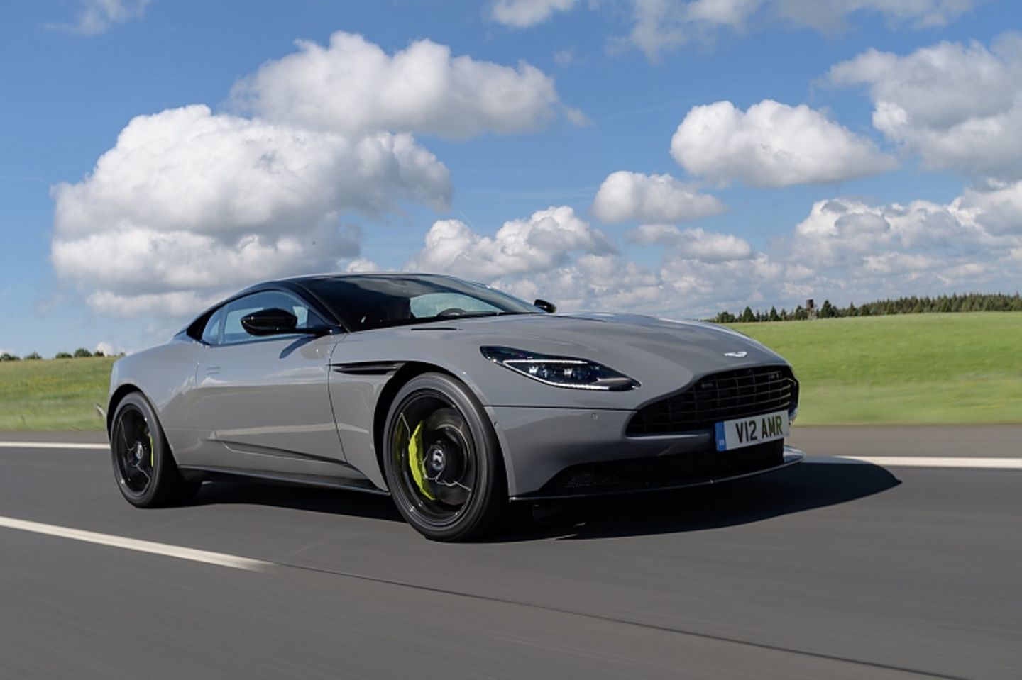 Aston Martin DB11 AMR - bis der Vanquich folgt, ist er das Topmodell