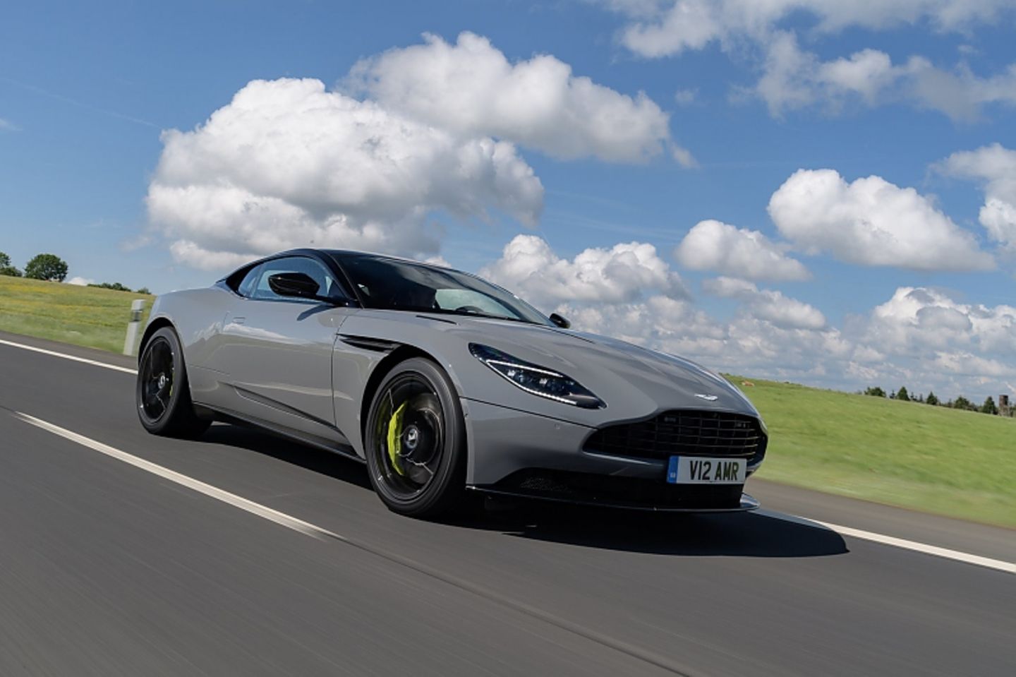 Aston Martin DB11 AMR