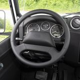 Der Innenraum wird mit Leder aufgehübscht