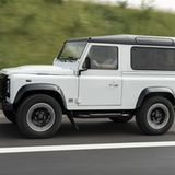 Der Land Rover Defender Works V8 hat den kurzen Radstand