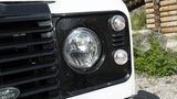 Das Triebwerk stammt von Motorenbaureihe mit dem internen Code AJ133 ab, die schon in einigen Jaguar und Land Rover-Modellen, da