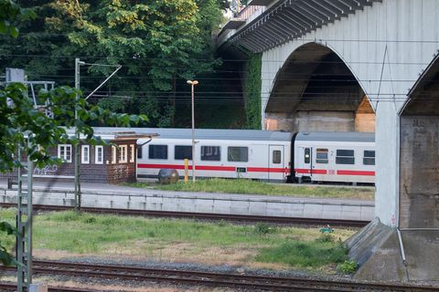 Der Intercity 2406 nach der Messerattacke im Bannhof von Flensburg