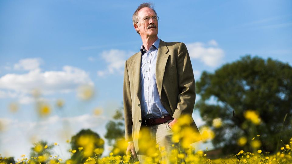 Insektensterben: Felix Prinz zu Löwenstein wollte seine Felder nicht länger vergiften, er wurde Biobauer Felix Prinz zu Löwenstein wollte seine Felder nicht länger vergiften, er wurde Biobauer