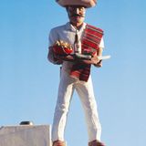 Diese Figur auf dem Dach des La Salsa Man warb 1988 für mexikanisches Essen. Heute ist das Restaurant am Pacific Coast Highway in Malibu geschlossen und sucht einen neuen Besitzer.