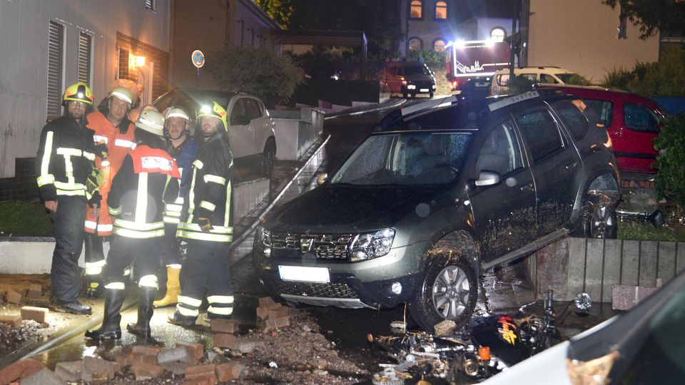 Unwetter in Saarbrücken und Rheinland-Pfalz in der Nacht Trümmer und Überflutungen nach Unwetter in Saarbrücken