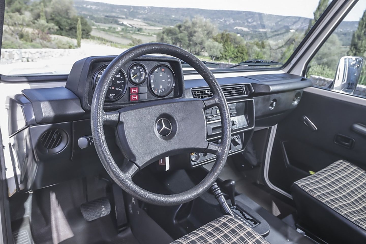 Das Cockpit ist sehr rustikal
