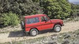 Eine Mercedes G-Klasse 230 G mit langen Radstand wurde zum Papamobil umgebaut