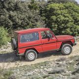 Eine Mercedes G-Klasse 230 G mit langen Radstand wurde zum Papamobil umgebaut