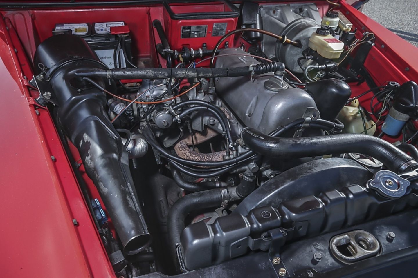 Der Vierzylinder Benziner schafft 75 kW / 102 PS