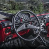 Der Lenkradkranz ist daumendick