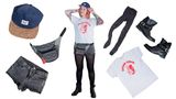 Denise  Zwei Accessoires sind für mich ein Muss auf jedem Festival. Erstens: die Bauchtasche. Ich will die Hände frei haben zum peinlich Tanzen und mir keine Sorgen machen müssen, dass währenddessen jemand mein Geld klaut. Zweitens: die Cap. Schützt vor etwaigem Sonnenstich und kaschiert jeden "Bad Hair Day" nach zwei Tagen ohne Dusche. Dazu wetterfestes Schuhwerk, eine Strumpfhose, falls es frisch wird und ein lustiges Shirt (super um mit Fremden ins Gespräch zu kommen). 
