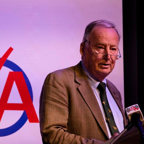 Zwölf Jahre Nazi-Diktatur als "Vogelschiss": AfD-Fraktionschef Alexander Gauland vor der Jungen Alternative