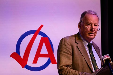 Zwölf Jahre Nazi-Diktatur als "Vogelschiss": AfD-Fraktionschef Alexander Gauland vor der Jungen Alternative