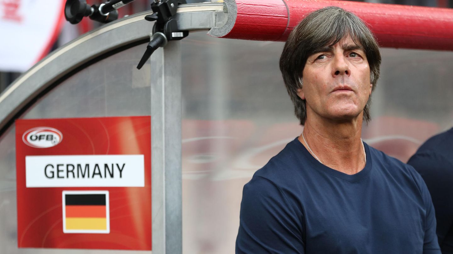 Bundestrainer Joachim Löw muss sich vor der WM in Russland noch von vier Spielern trennen