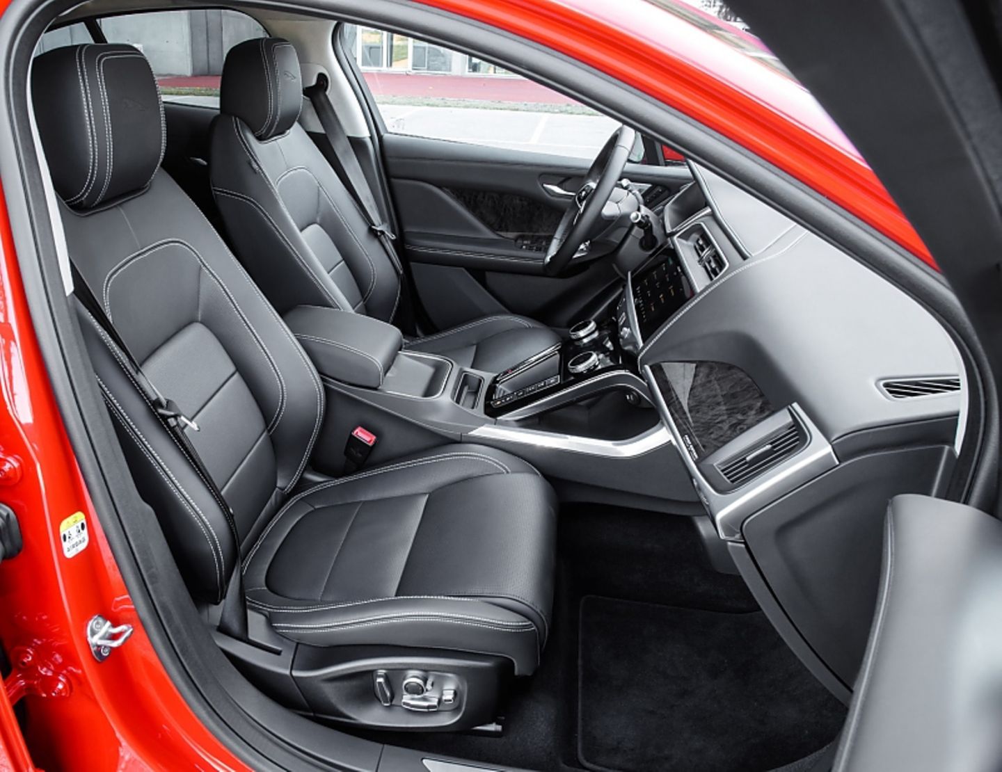 Bequeme Sportsitze des Jaguar I-Pace 400 AWD