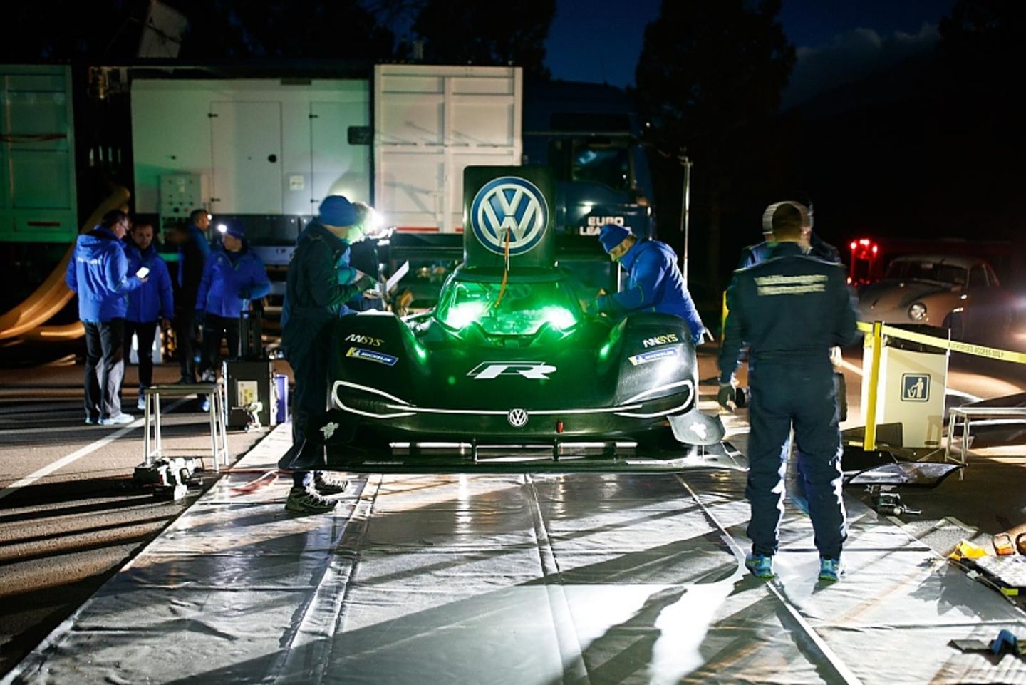 Nachtarbeit: I.D. R Pikes Peak Test