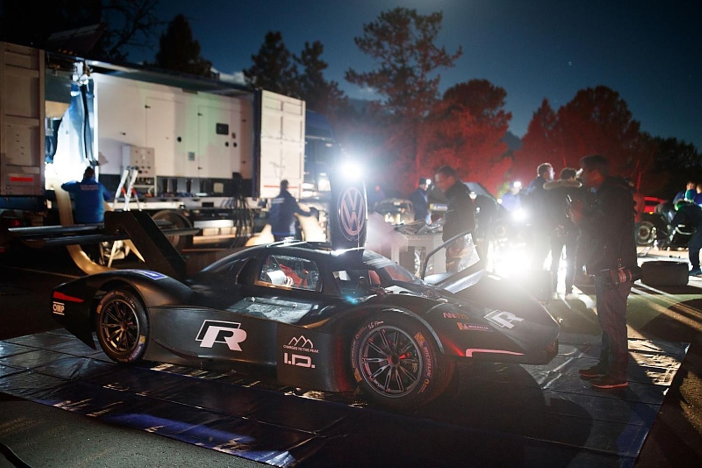 Nachtarbeit: I.D. R Pikes Peak Test
